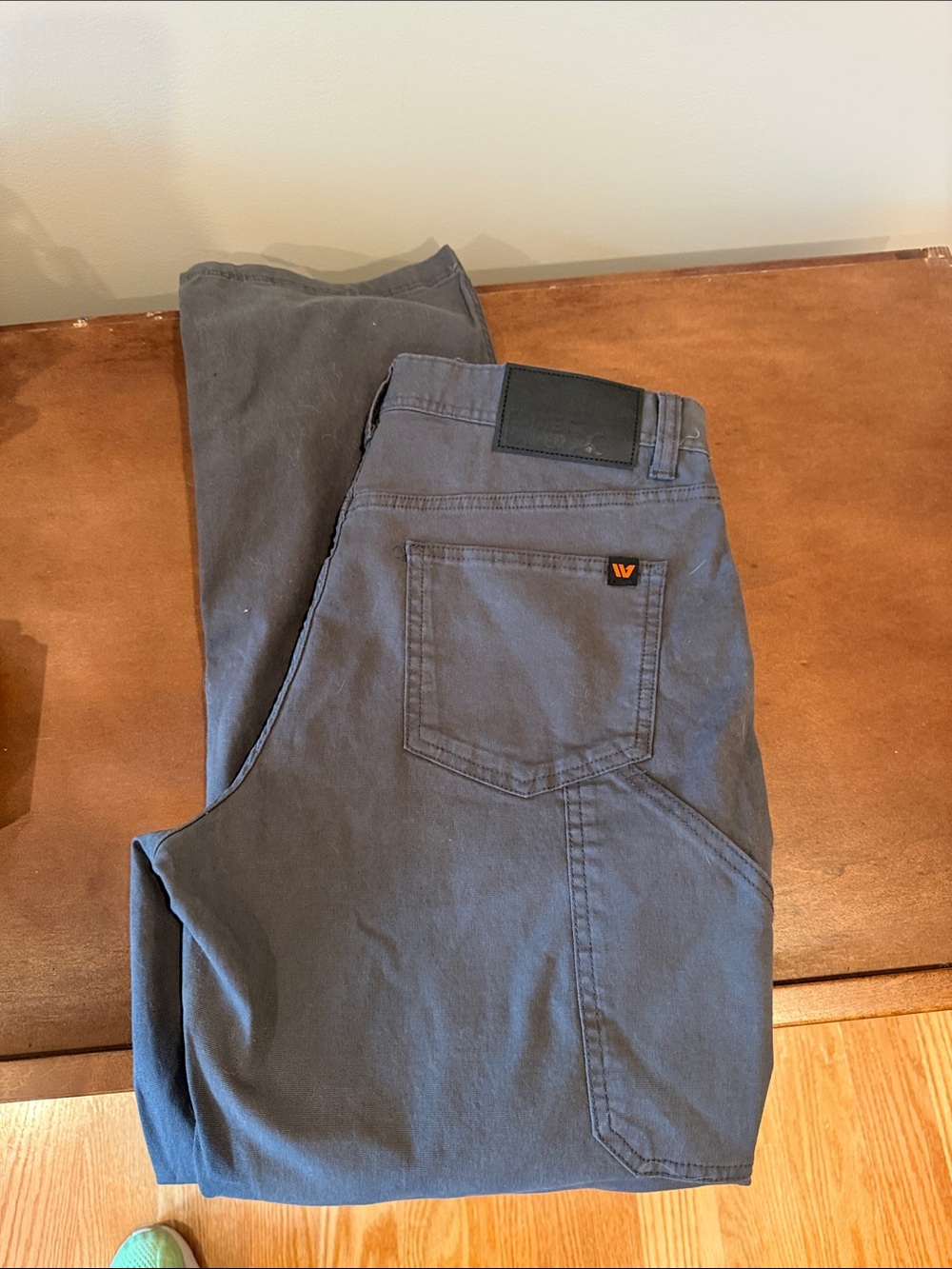 Eddie Bauer  Men’s pants  in Charcoal Gray 32 x 32